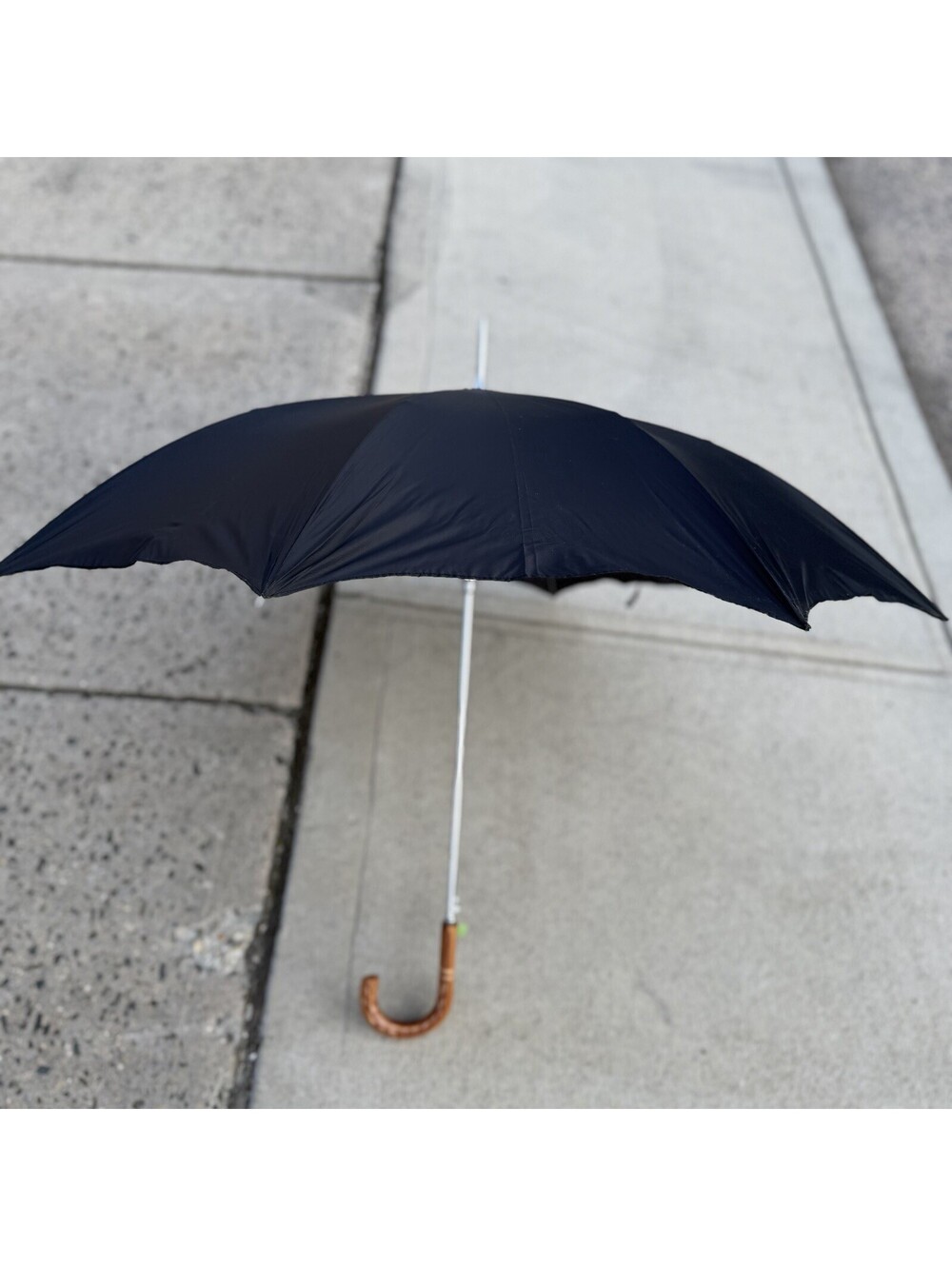 Vintage Black Full Size Umbrella Wooden Curved Handle Manual Made In Hong Kong